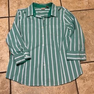 Women’s LL Bean green button down dress shirt LARGE -reg